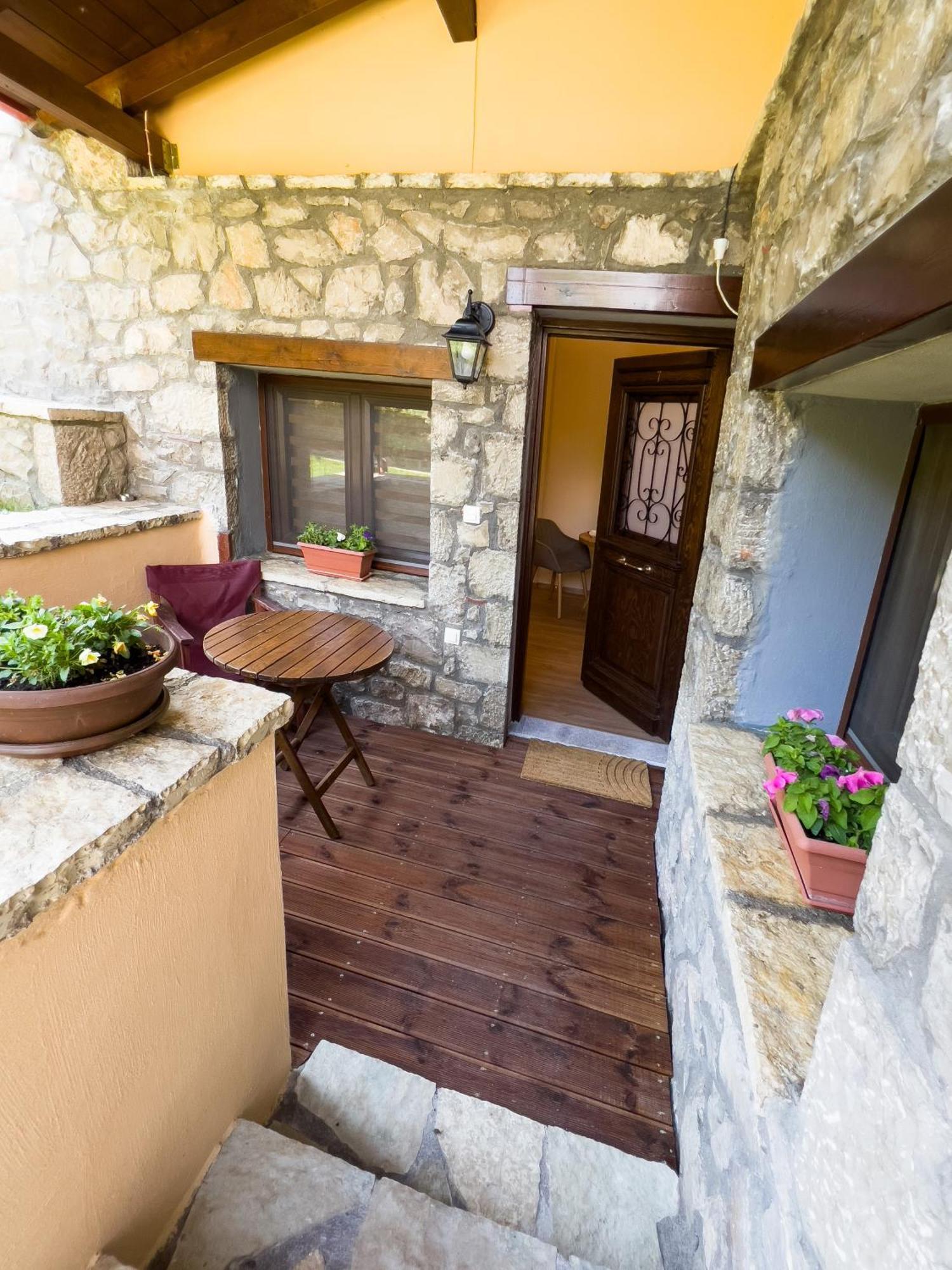 Dryas Guesthouse Polydrossos Eksteriør billede