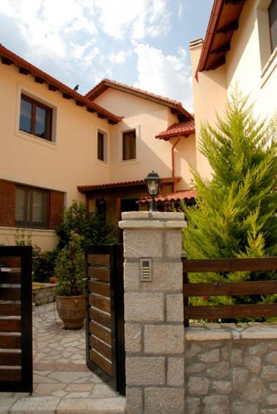 Dryas Guesthouse Polydrossos Eksteriør billede