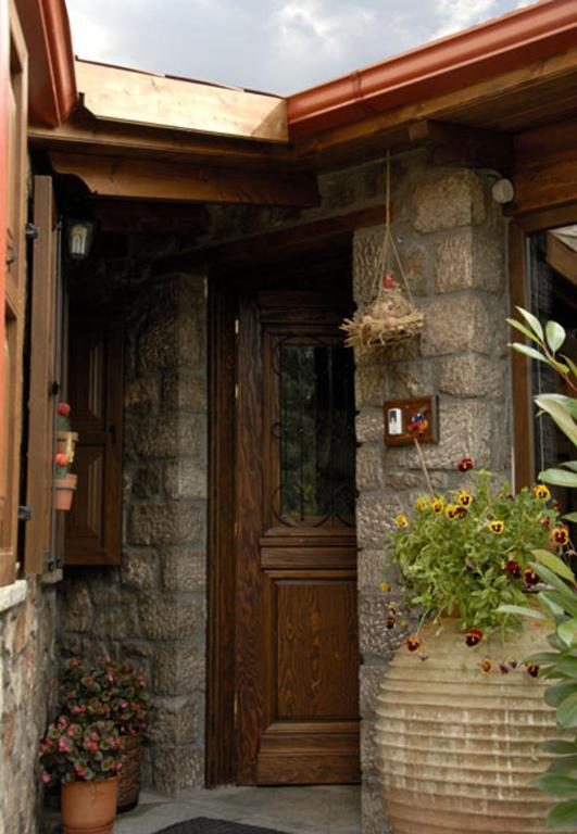 Dryas Guesthouse Polydrossos Eksteriør billede